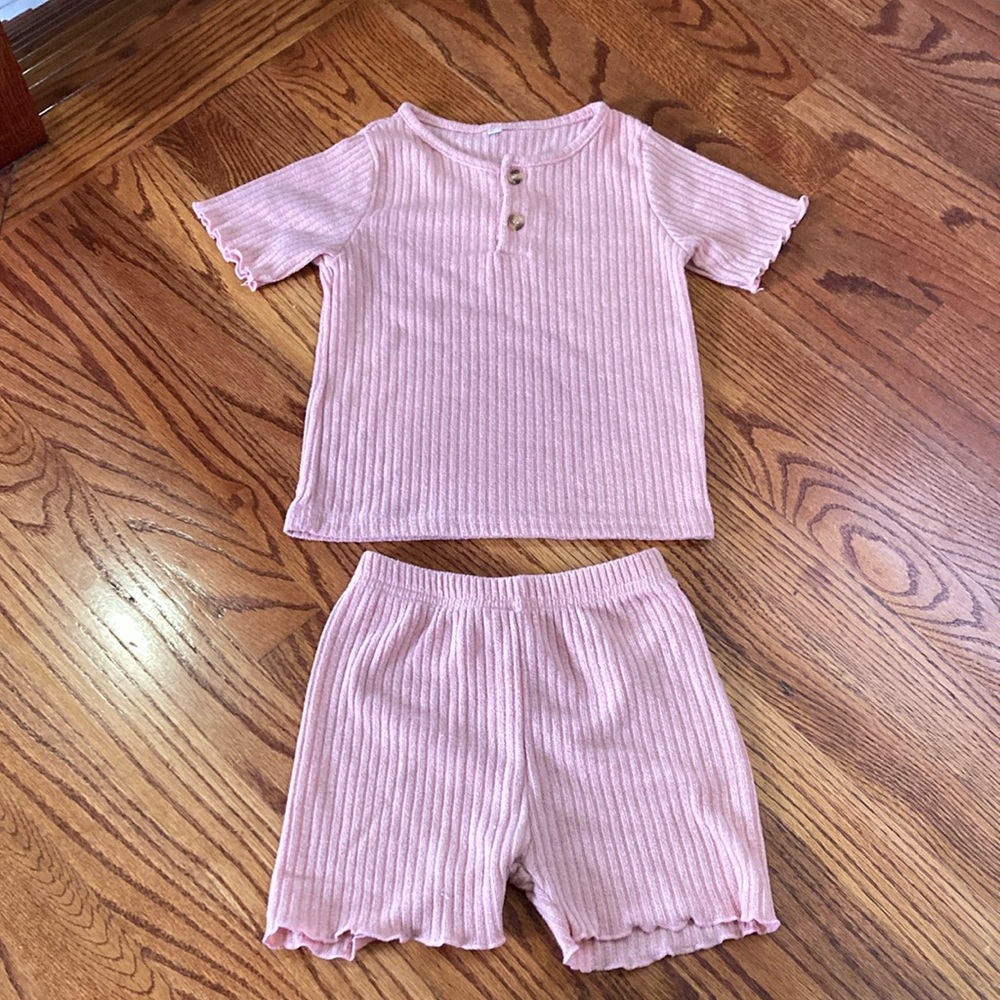 Girls SHEIN sets size 5/6 pink ribbed shorts shirt